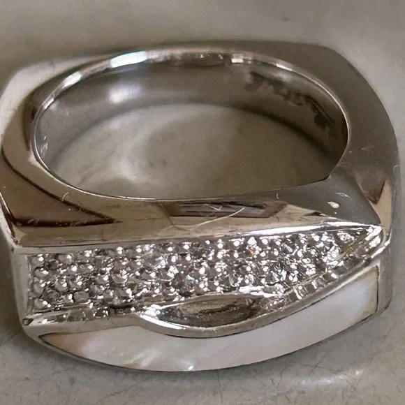 TODAY ONLY🎉❤️BELLE ETOILE PIROUETTE RING 💍 SZ 7 EUC - Picture 1 of 8